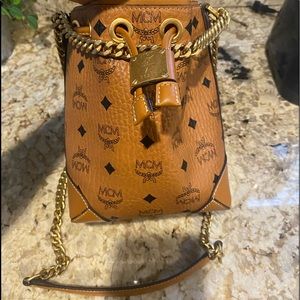 MCM visetos berlin jaw string bucket bag